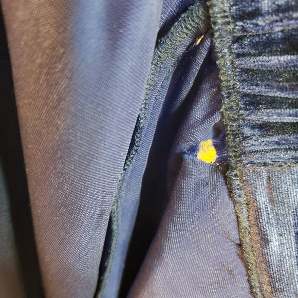 Saint John  Blue Velvet Jacket, Shell, and Pants XL - Picture 15 of 15